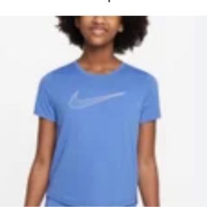 💙 NIKE BUNDLE- NIKE BLUE T SHIRT/ NIKE CROPPED ATHLETIC WORKOUT YOGA PANTS 💙